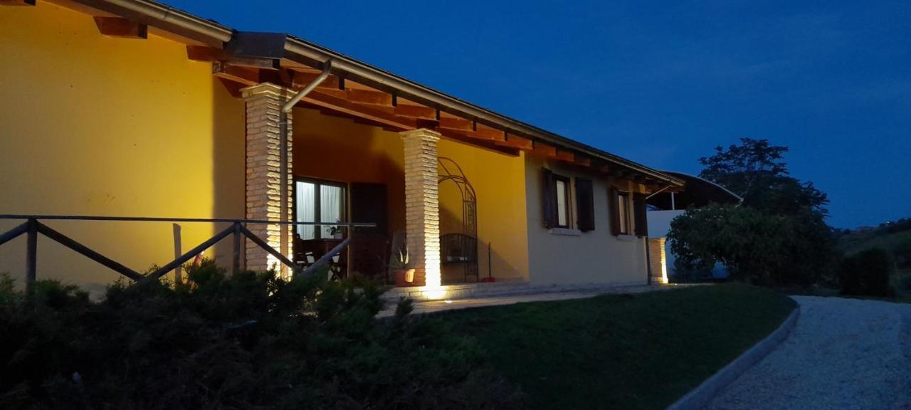 Agriturismo Tenuta Santa Maria Notaresco Ngoại thất bức ảnh