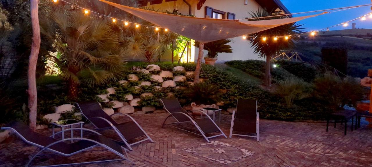 Agriturismo Tenuta Santa Maria Notaresco Ngoại thất bức ảnh