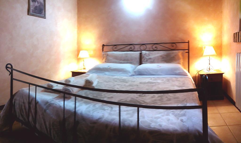 Agriturismo Tenuta Santa Maria Notaresco Ngoại thất bức ảnh